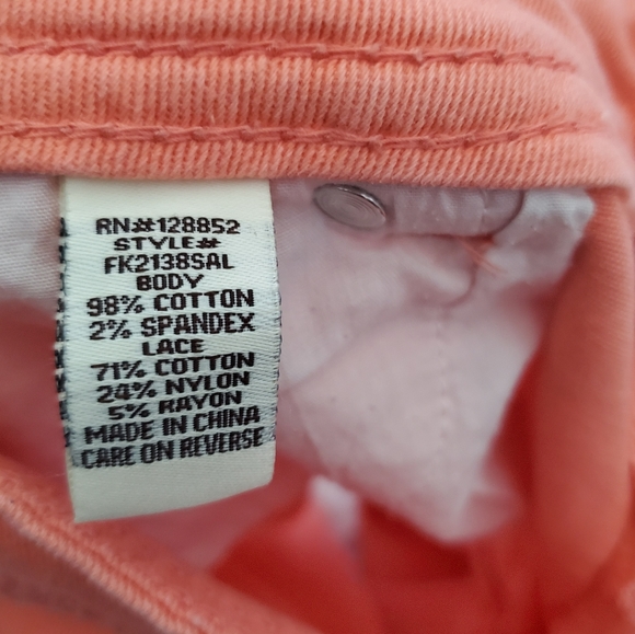 🌵1st KISS Peach colored Denim Shorts Sz. 9 - Picture 4 of 5